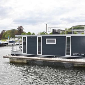Cozy floating boatlodge Het Vrijthof